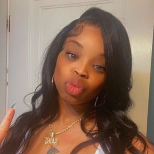 Meet your Posher, Alisha